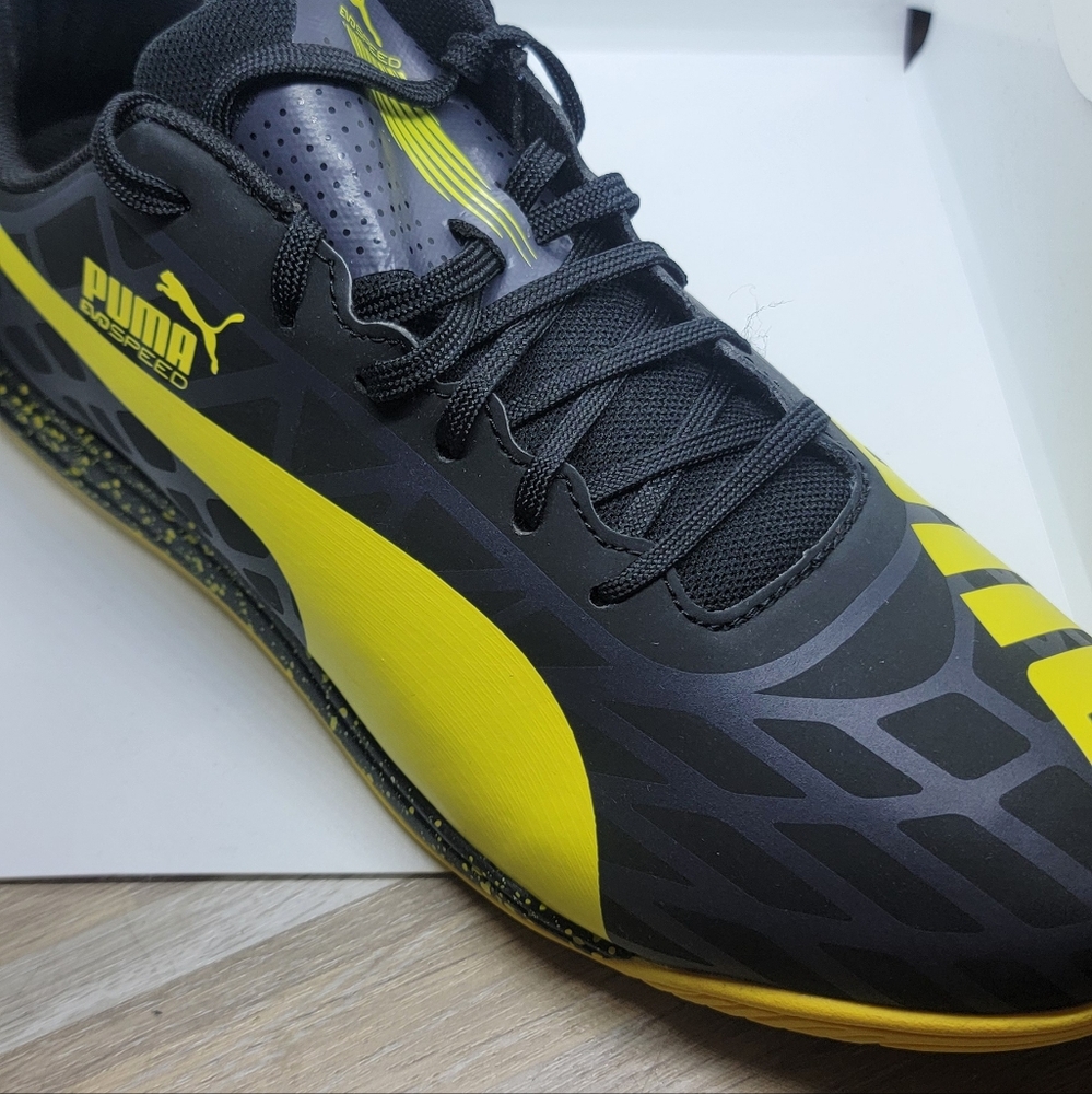 Mens Puma Evo Speed. Brand new size 9